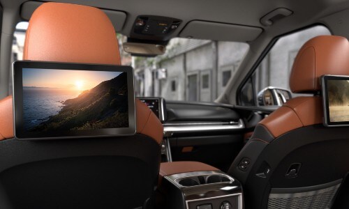 2022-carnival-rear-seat-tech_o.jpg