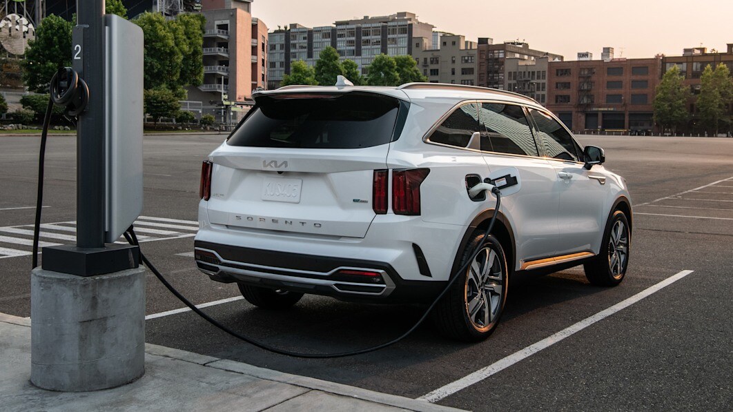 2022 Sorento Rear.jpg