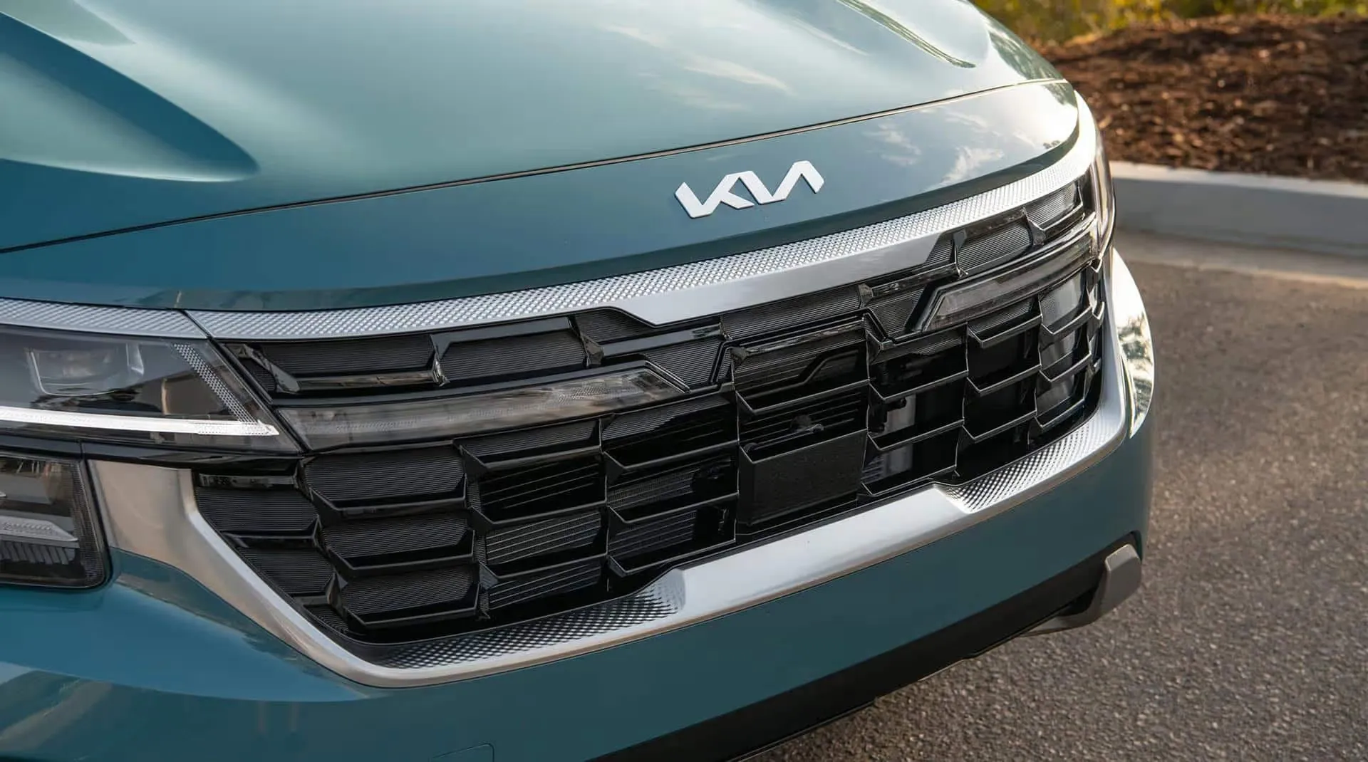 2026 Kia Seltos exterior showcasing its sleek and modern design.