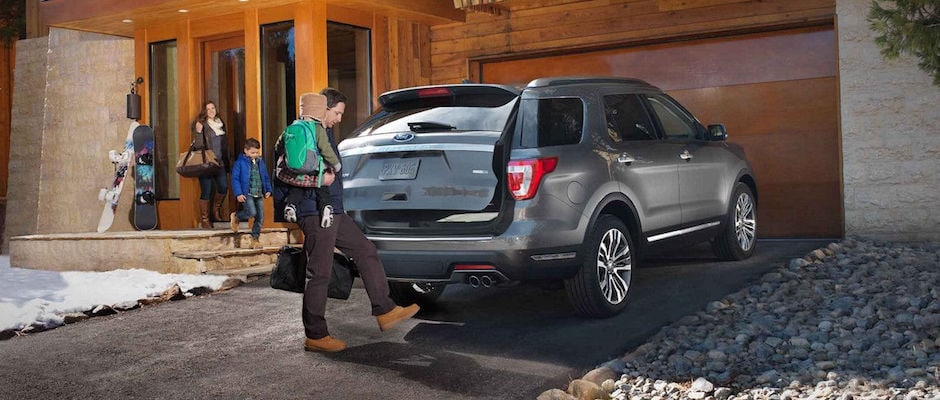 2018 Ford Explorer A family packing their 2018 Ford Explorer for a trip