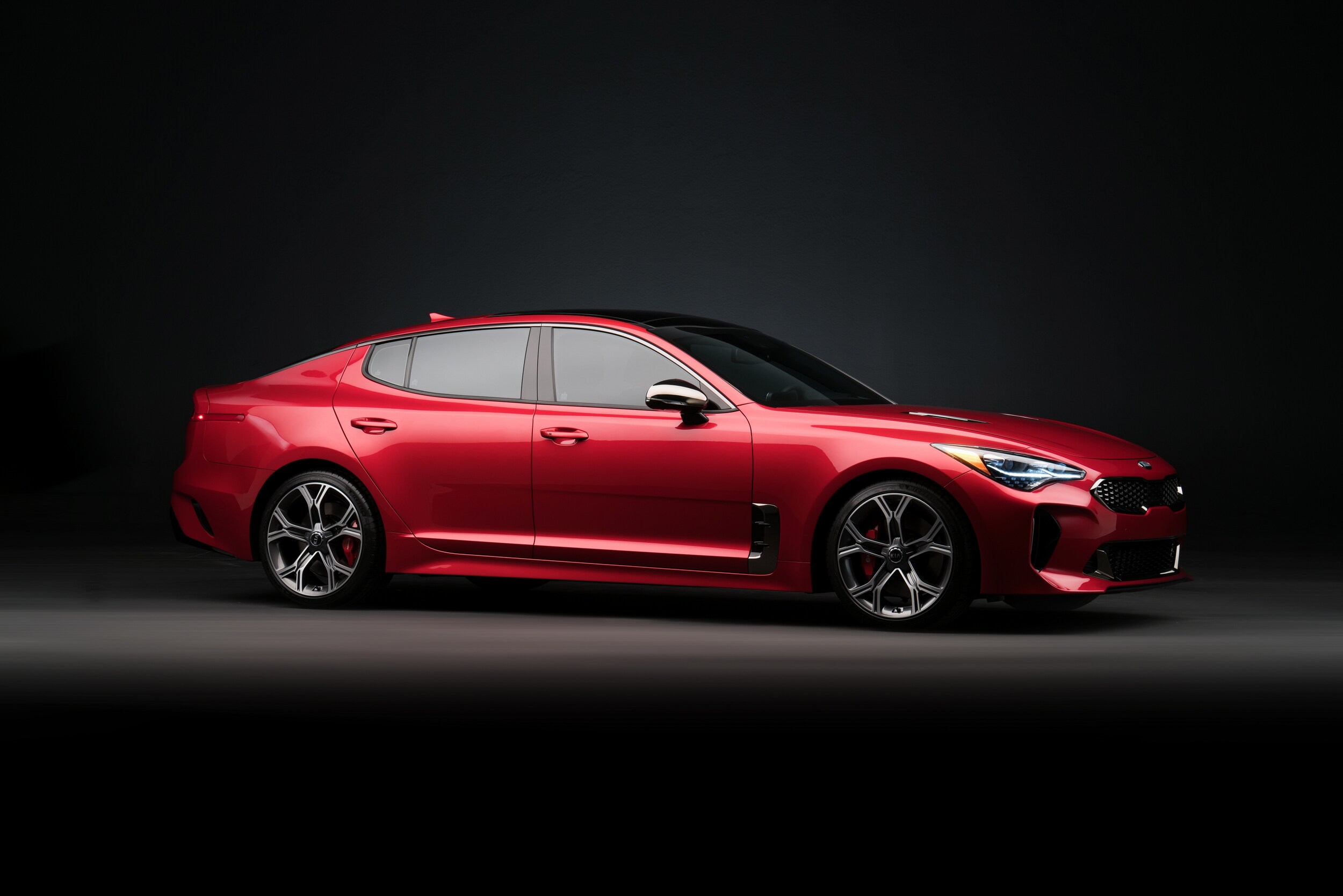 Kia Stinger GT Studio (5)_US Spec.jpg