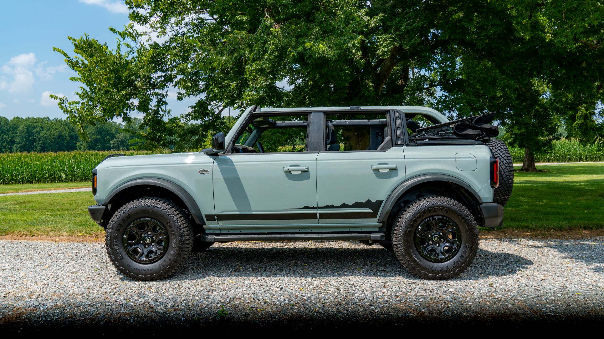 2021 Bronco Side Profile.jpg