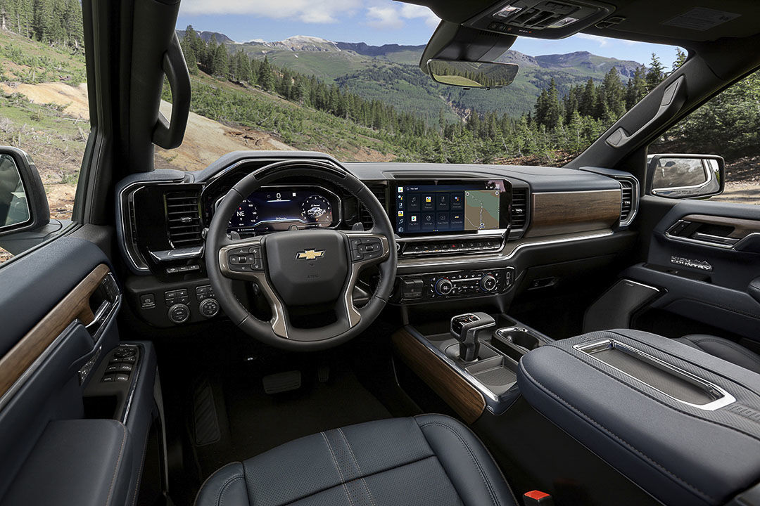 chevrolet-silverado-2022-011639970447999.jpeg