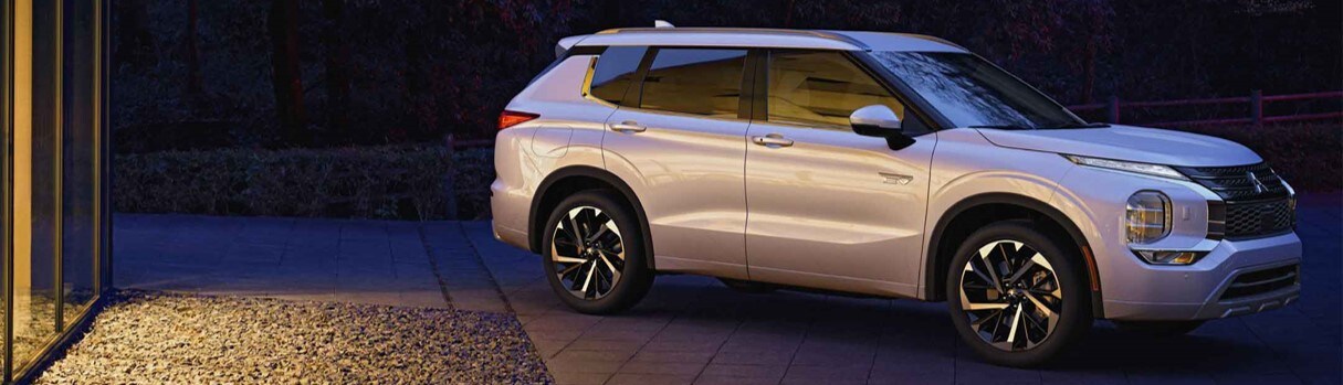 2023 Outlander PHEV Outside-min.jpg