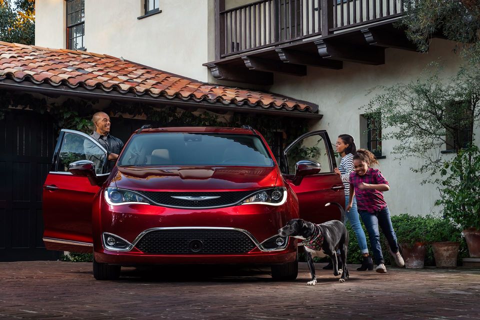 White Plains Chrysler Jeep Dodge - 2018 Chrysler Pacifica- Let's Remember Why The Pacifica Is a Worthy Successor to Chrysler Town & Country pic2.jpg