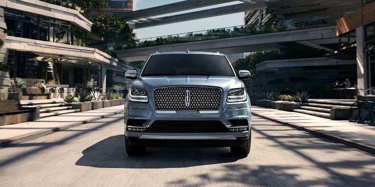 2018-Lincoln-Navigator-FrontDriving.jpg