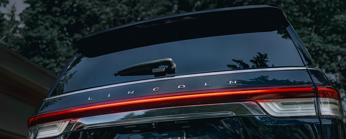 OUTROBG-23-Lincoln-Navigator.jpg