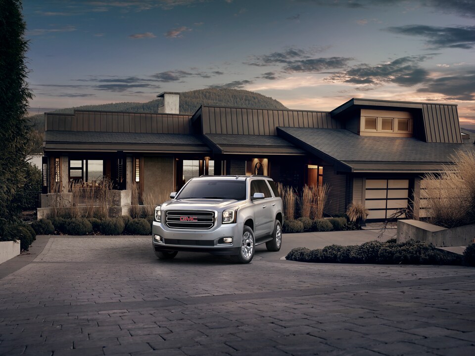 2017-GMC-Yukon-SLT-SUV-L01.png