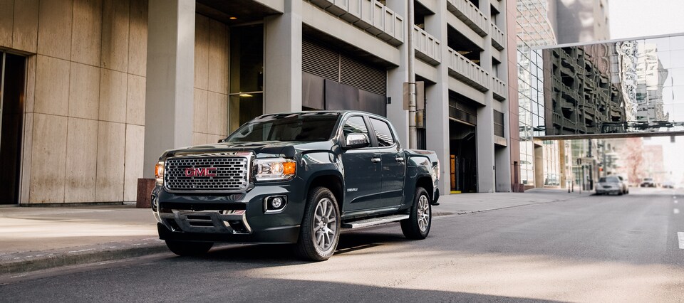 2019-GMC-Canyon-Denali-CrewCab-ShortBox-Truck-L08 (1).png