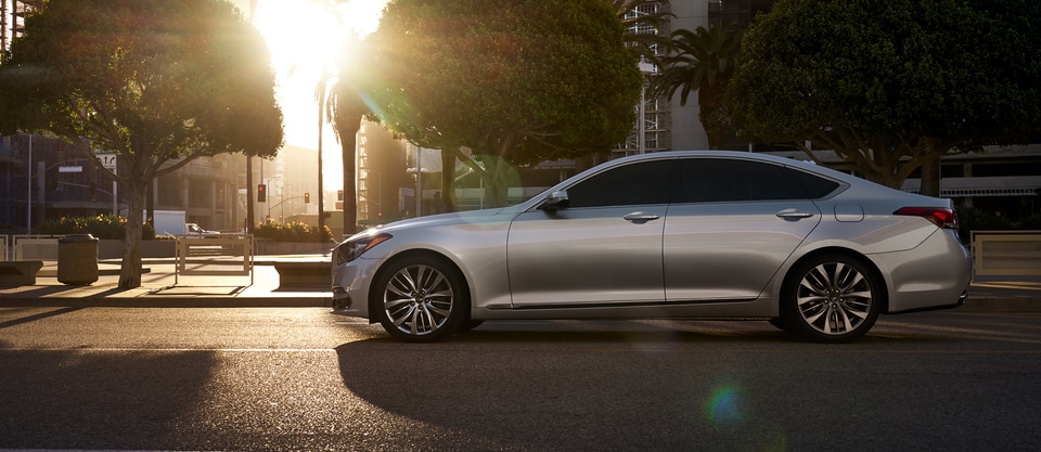 2019-Genesis-G80-5.0-Sedan-L02.png