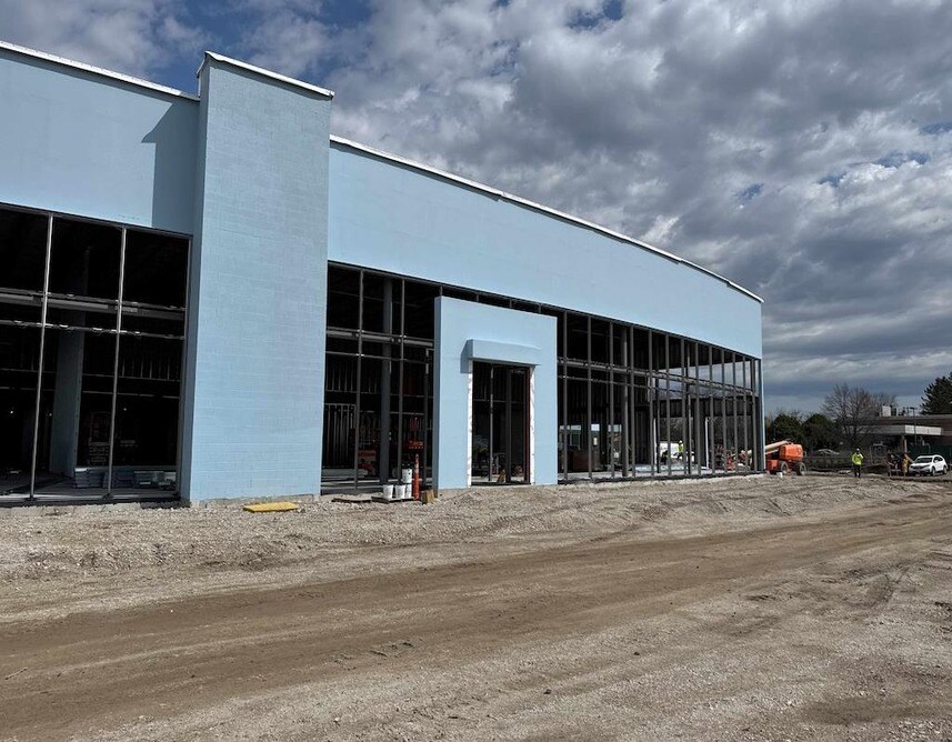 Exterior Curtain Wall Framing Installation In Progress. Exterior Curtain Wall Framing Installation In Progress.
