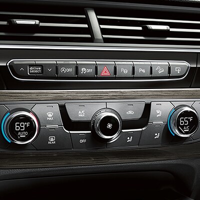 Audi Q7 climate controls