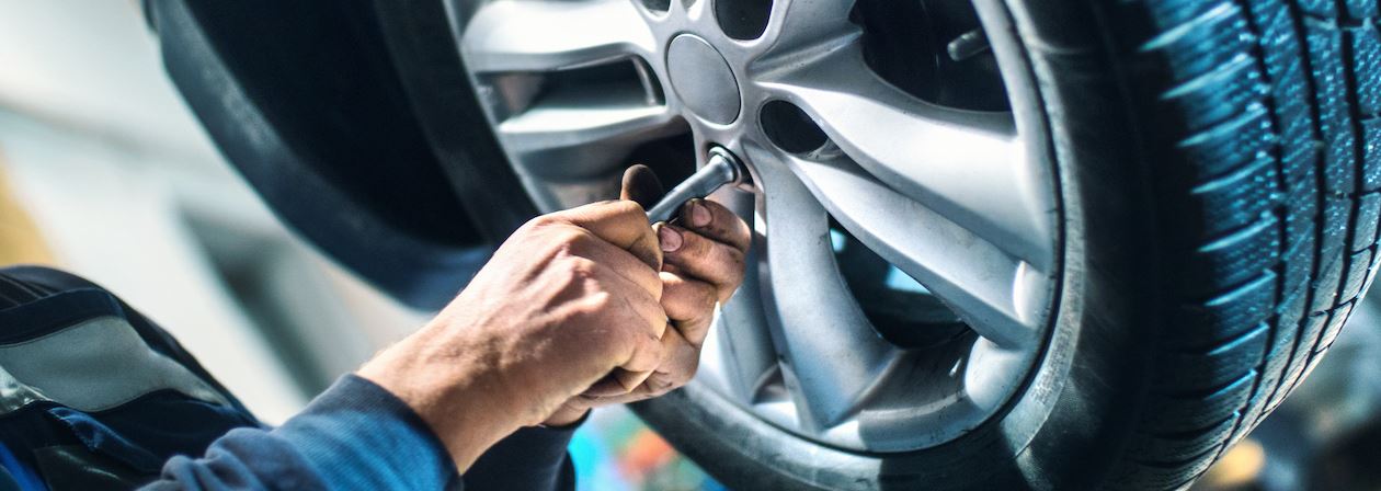 repair_maintenance.jpg Tire change