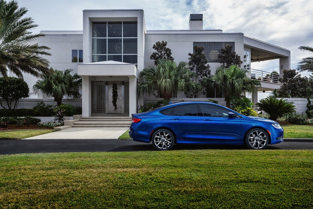 2015 Chrysler 200 (4).jpg