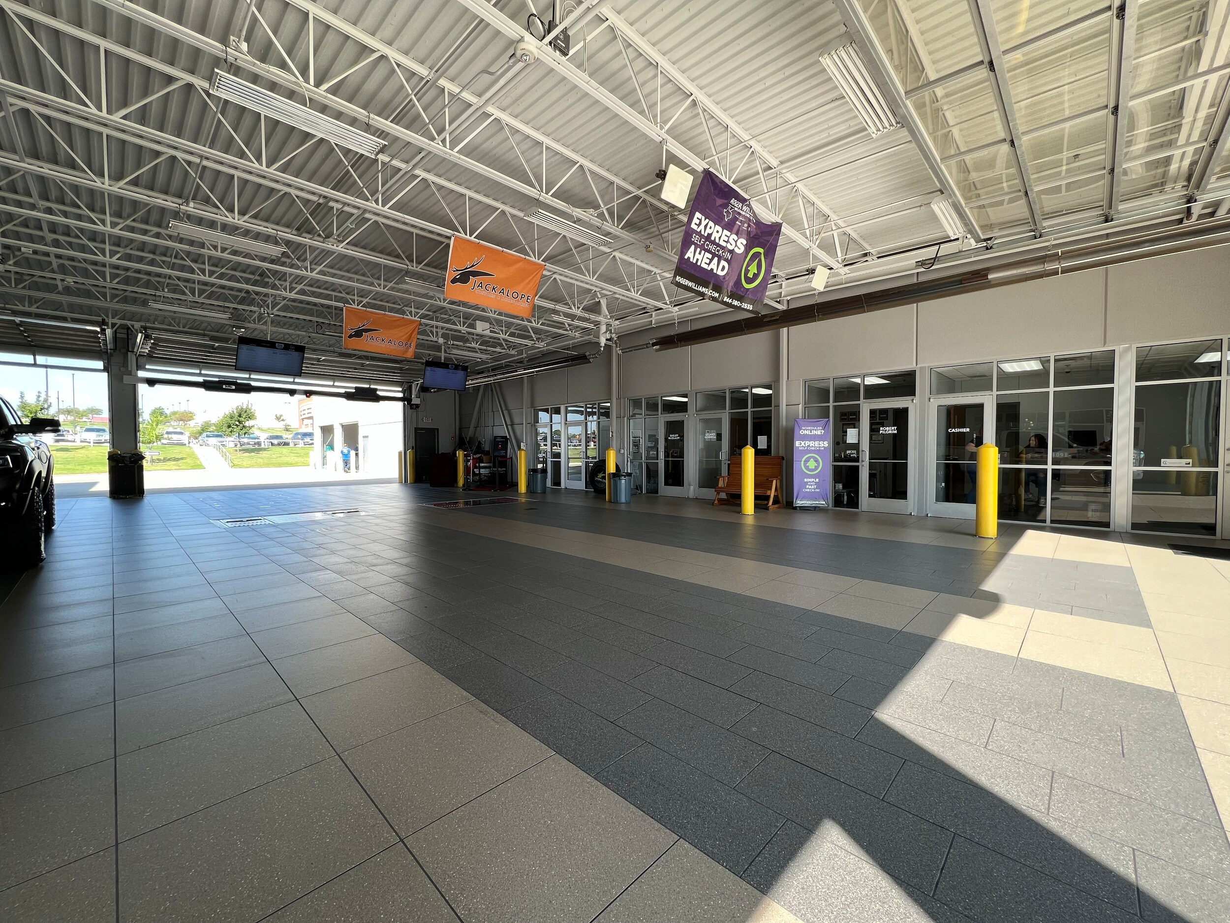 service bay_3.jpg