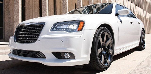 2015 Chrysler 300.jpg