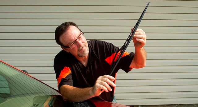 Changing wiper blades
