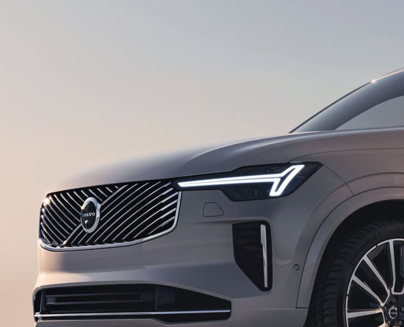 Volvo XC90 Front Exterior