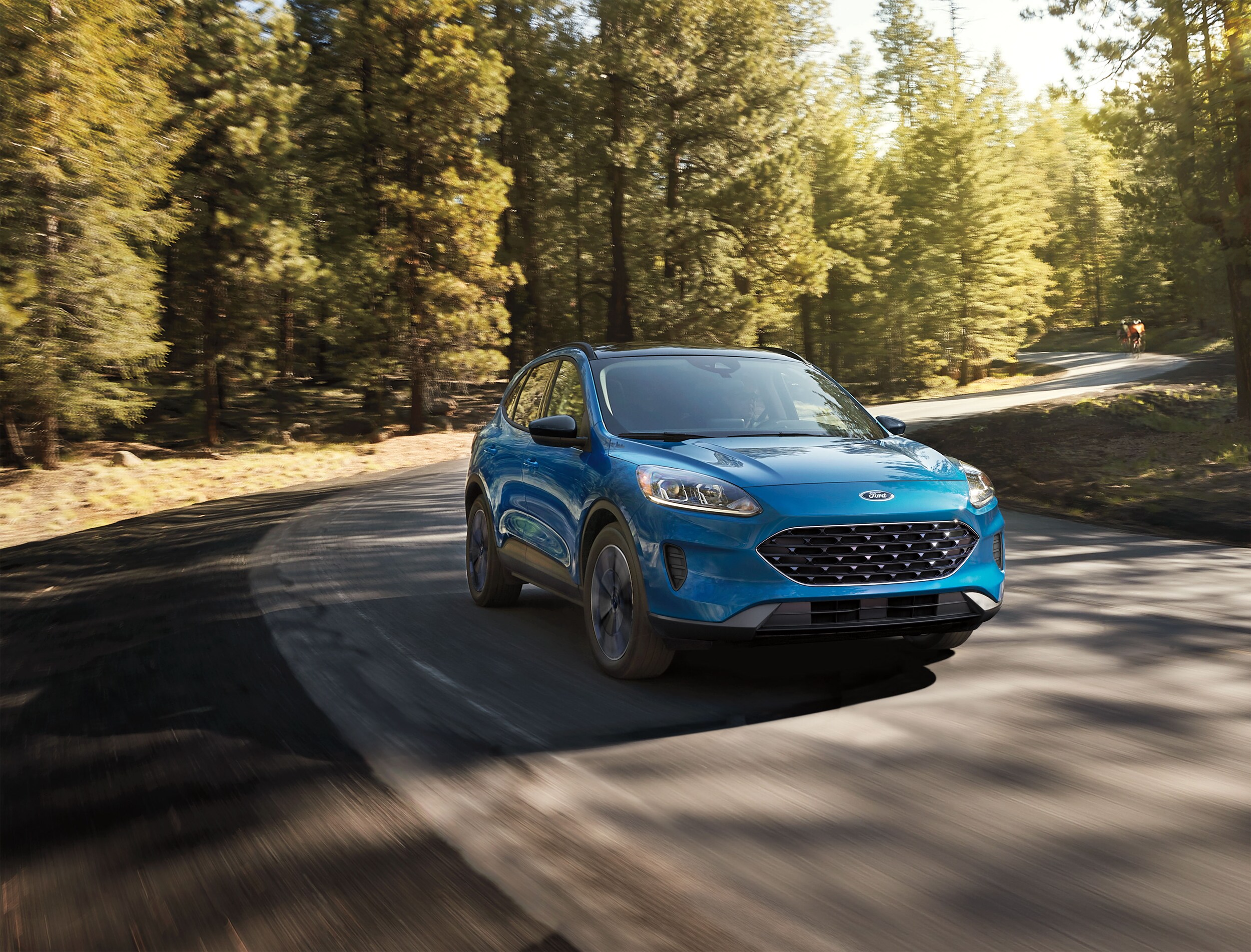 2021-Ford-EscapeHybrid-FHEV-SE-SUV-L01 (1).jpg