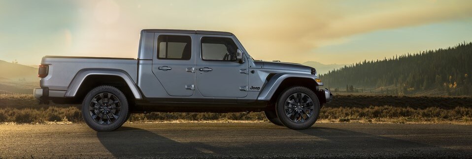 2021-Jeep-Gladiator-HighAltitude-Truck-L04 (2).jpeg