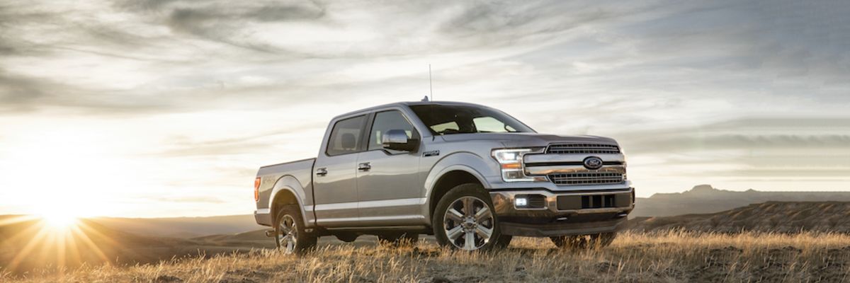 2019-Ford-F150-Lariat-SuperCrew-5ftBox-Truck-L01 (2) (1).jpeg