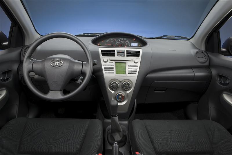 2011 Yaris dash