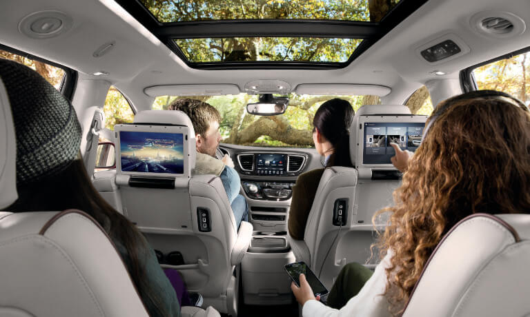 2019 Chrysler Pacifica interior family entertainment
