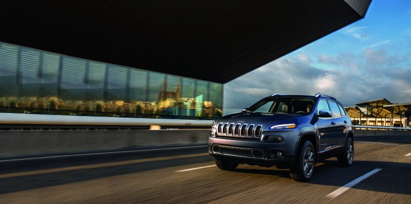 2017-Jeep-Cherokee-Latitude-SUV-L02.png