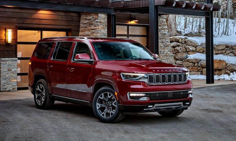 2023 Wagoneer exterior snowy driveway