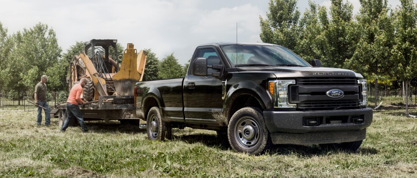2019 Ford F-350 Loading Tractor
