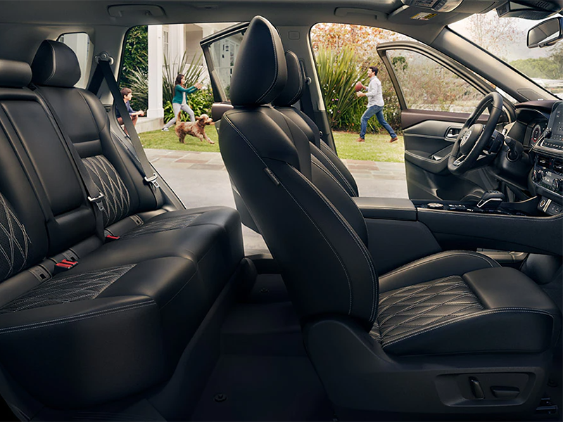 2021-nissan-rogue-front-and-rear-interior-seating-1.png