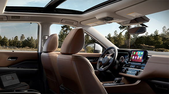 2022-nissan-pathfinder-panoramic-moonroof.png