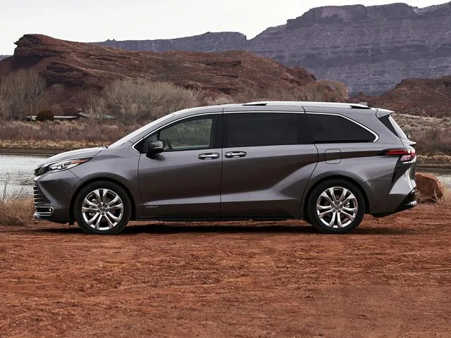 2022 Toyota Sienna Side.webp