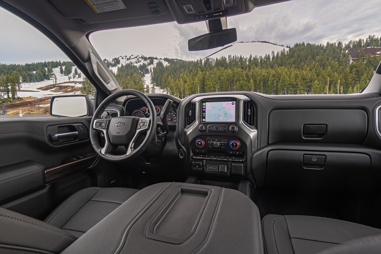 Silverado 1500 vs Ford F-150: Interior