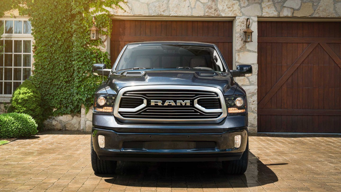 2018_Ram_1500_Gallery-5.jpg.image.1440.jpg
