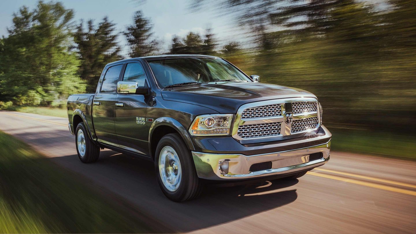 2018_Ram_1500_Laramie_FourCornerAirSuspension.jpg.image.1440.jpg