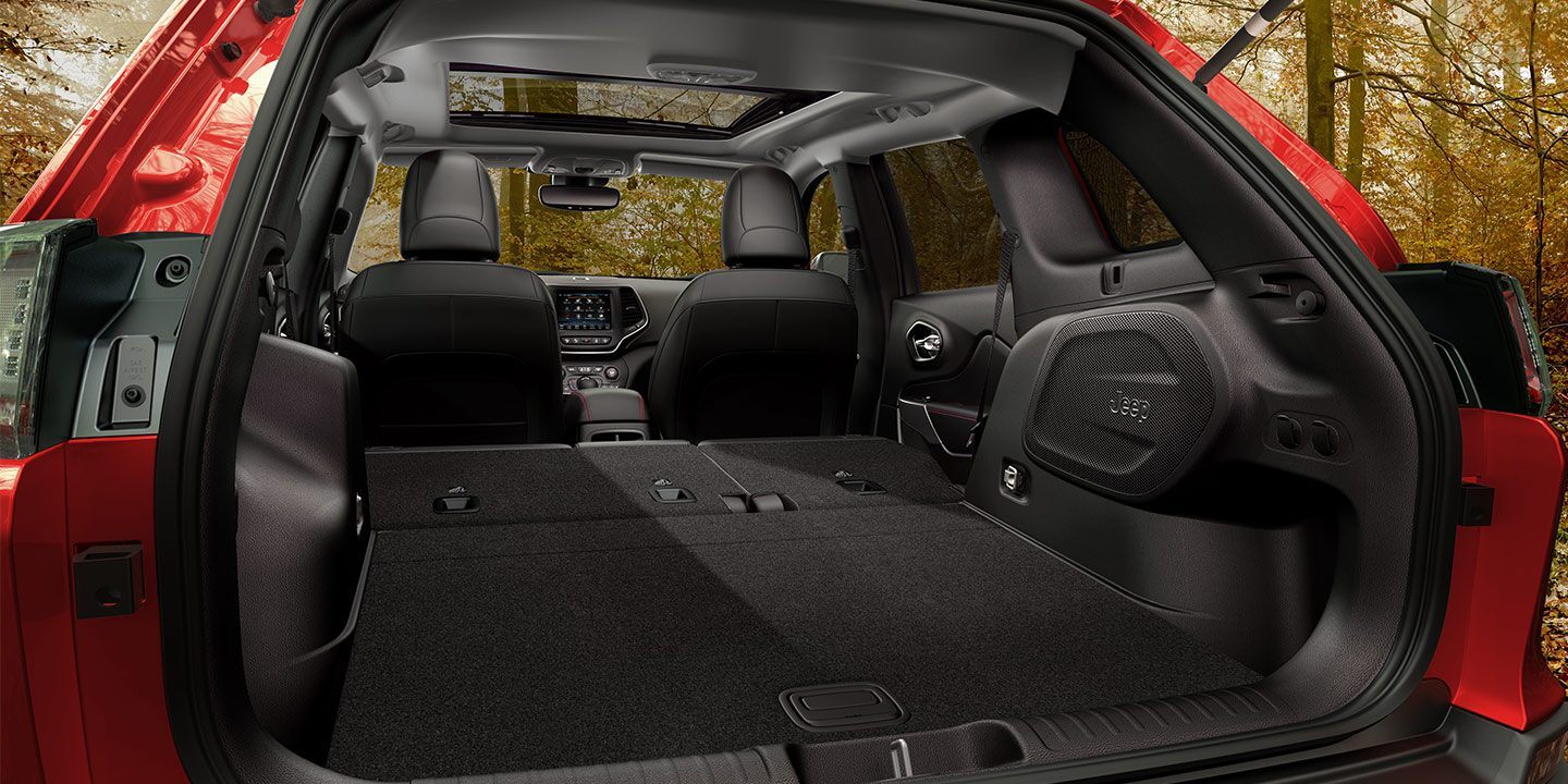 2019-Jeep-Cherokee-Gallery-Interior-Red-Rear-Cargo.jpg.image.1440.jpg
