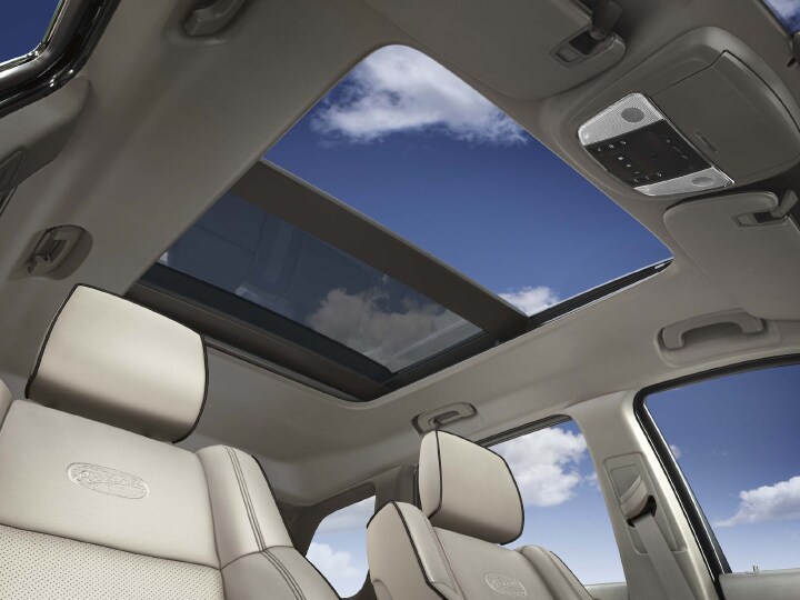 2011-jeep-grand-cherokee-sunroof-wowwoodys.jpg