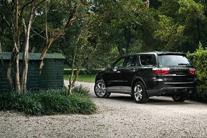 300px-2011-Dodge-Durango-back-wowwoodys.jpg
