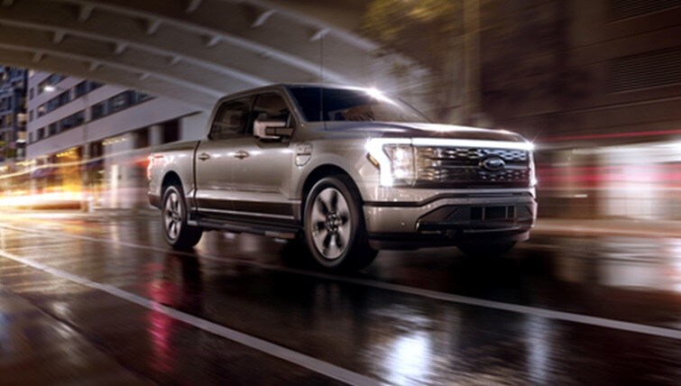 2023-Ford-F150Lightning-Lariat-SuperCrew-Truck-L02.jpeg