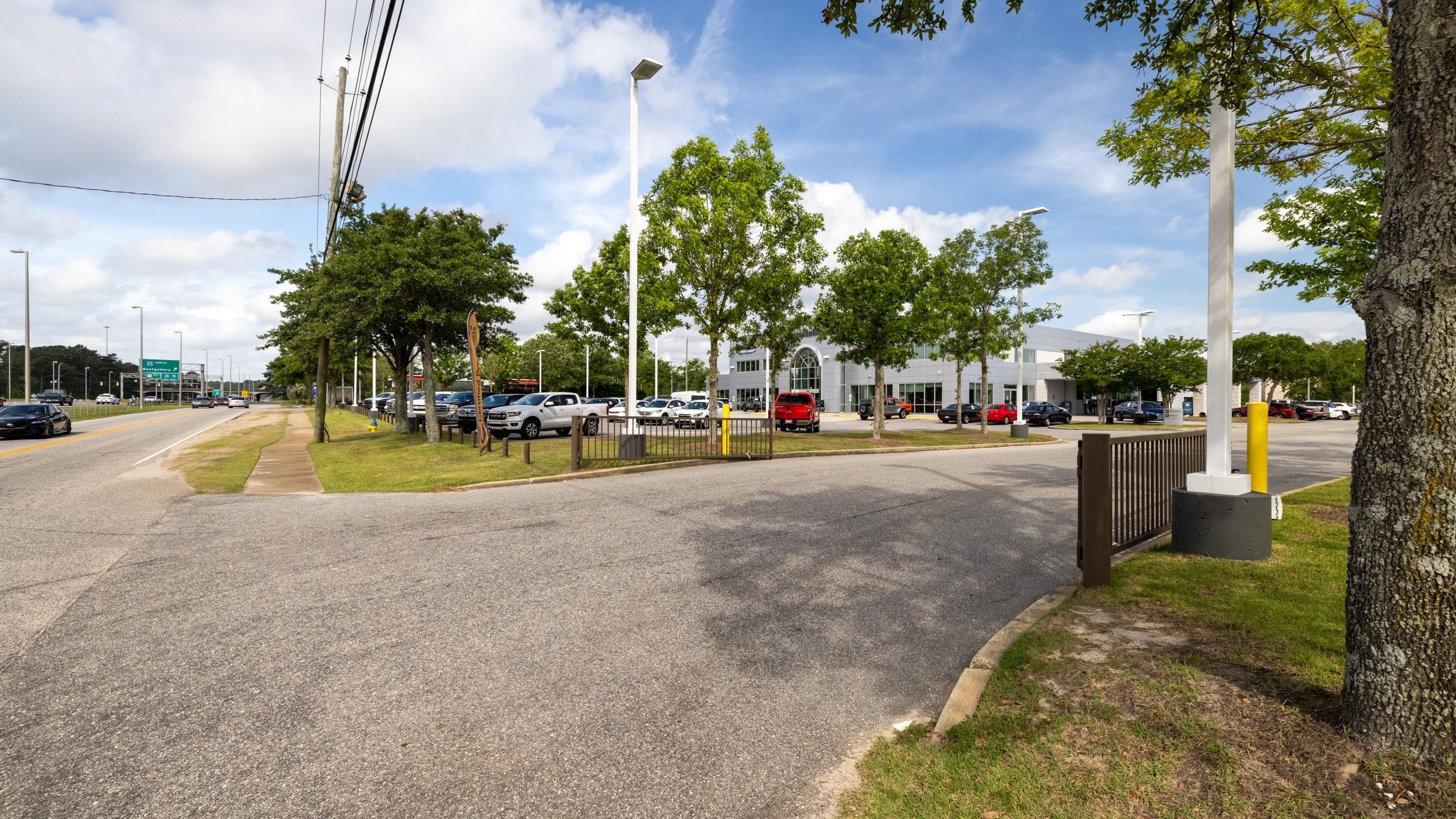 Jubilee Chrysler Dodge Jeep Ram is your Mobile, AL home for all your Chrysler, Dodge, Jeep, Ram financing, purchasing, and service needs Exterior view of Jubilee Chrysler Dodge Jeep Ram during the day