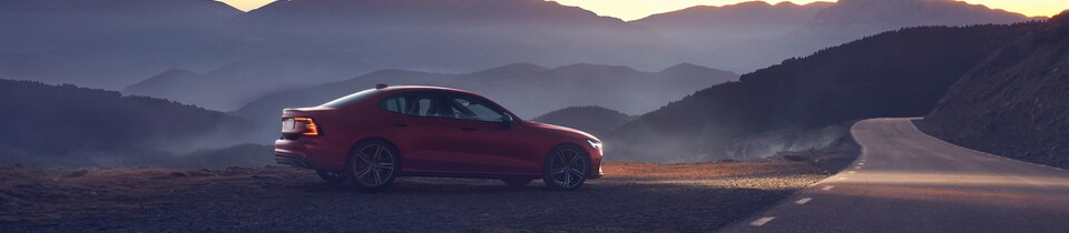 2019-Volvo-S60-RDesign-T6-Sedan-L01(2).png