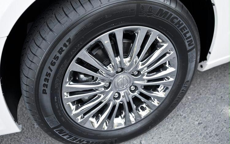 2011-chrysler-town-and-country-rim-woodysautomotivegroup