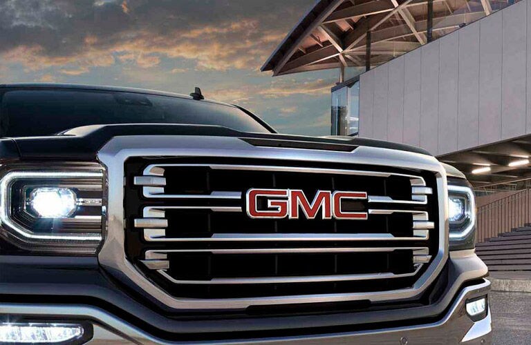 2017-GMC-Sierra-E_o.jpg