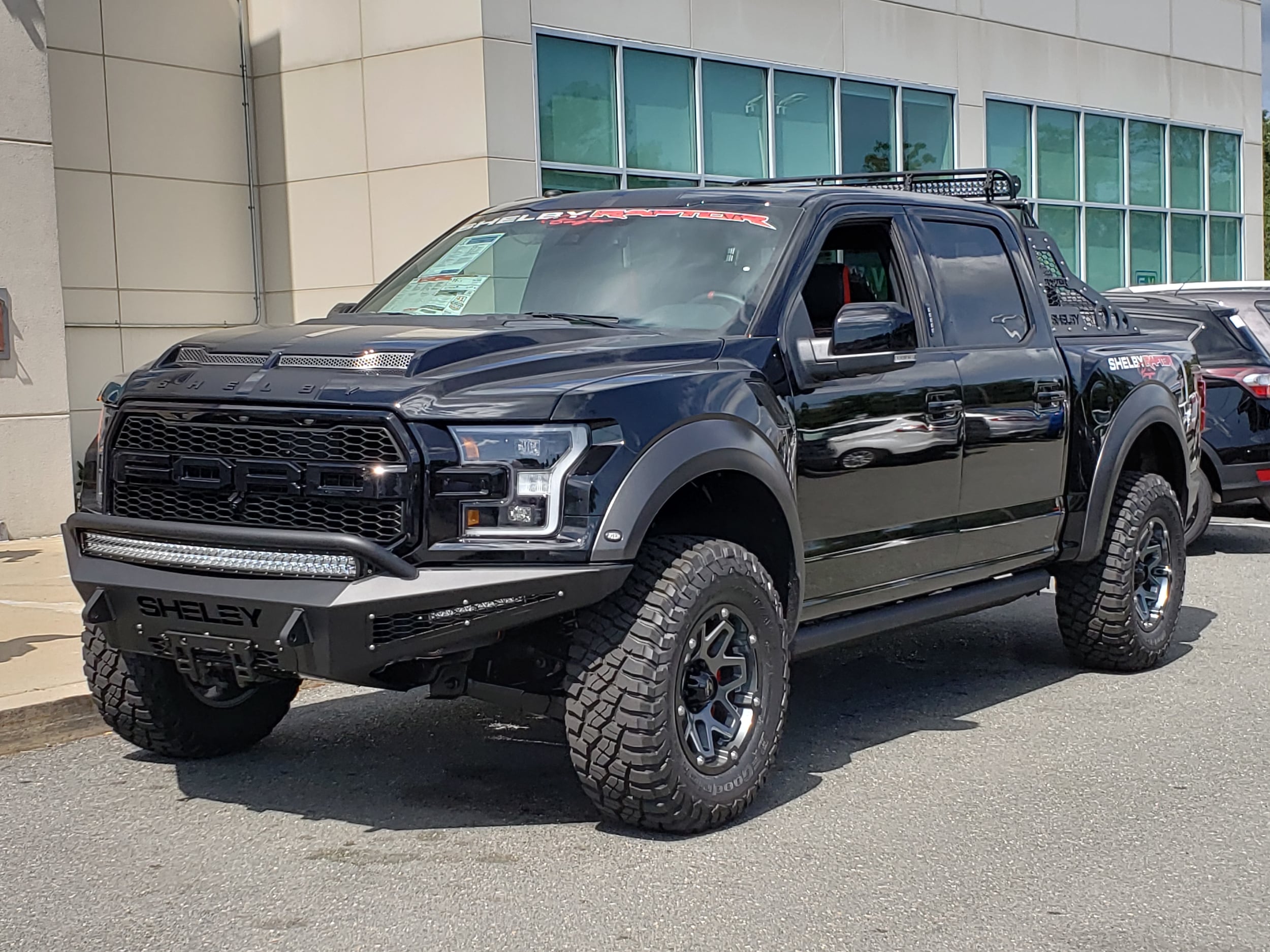 Ford Raptor черный