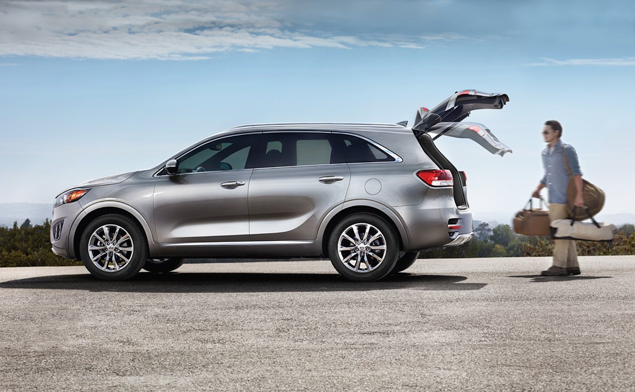 2018 Sorento Smart Power Liftgate Picture.jpg