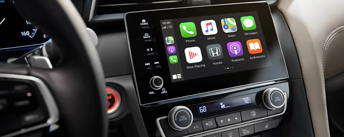 2020 Honda Insight interior features apple car play screen