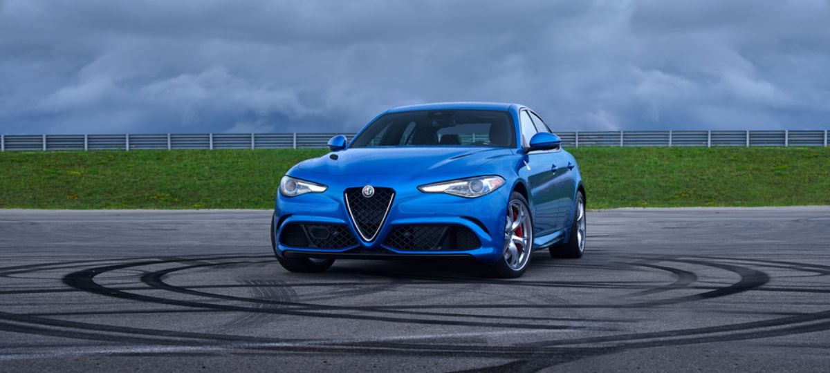 2021 Alfa Romeo Giulia Quaddrifoglio Sedan blue_long.jpeg
