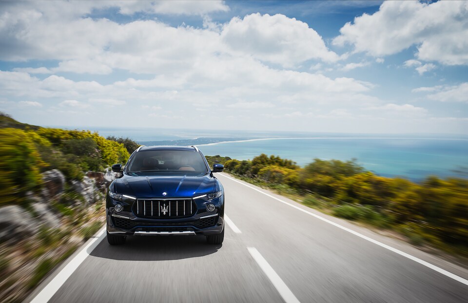 2019-Maserati-Levante-Levante-GranLusso-SUV-L01.jpeg
