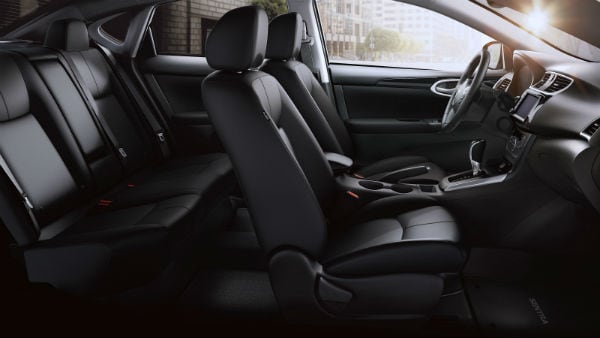 2019 Nissan Sentra interior Vernon Hills, IL Zeigler Nissan of Gurnee